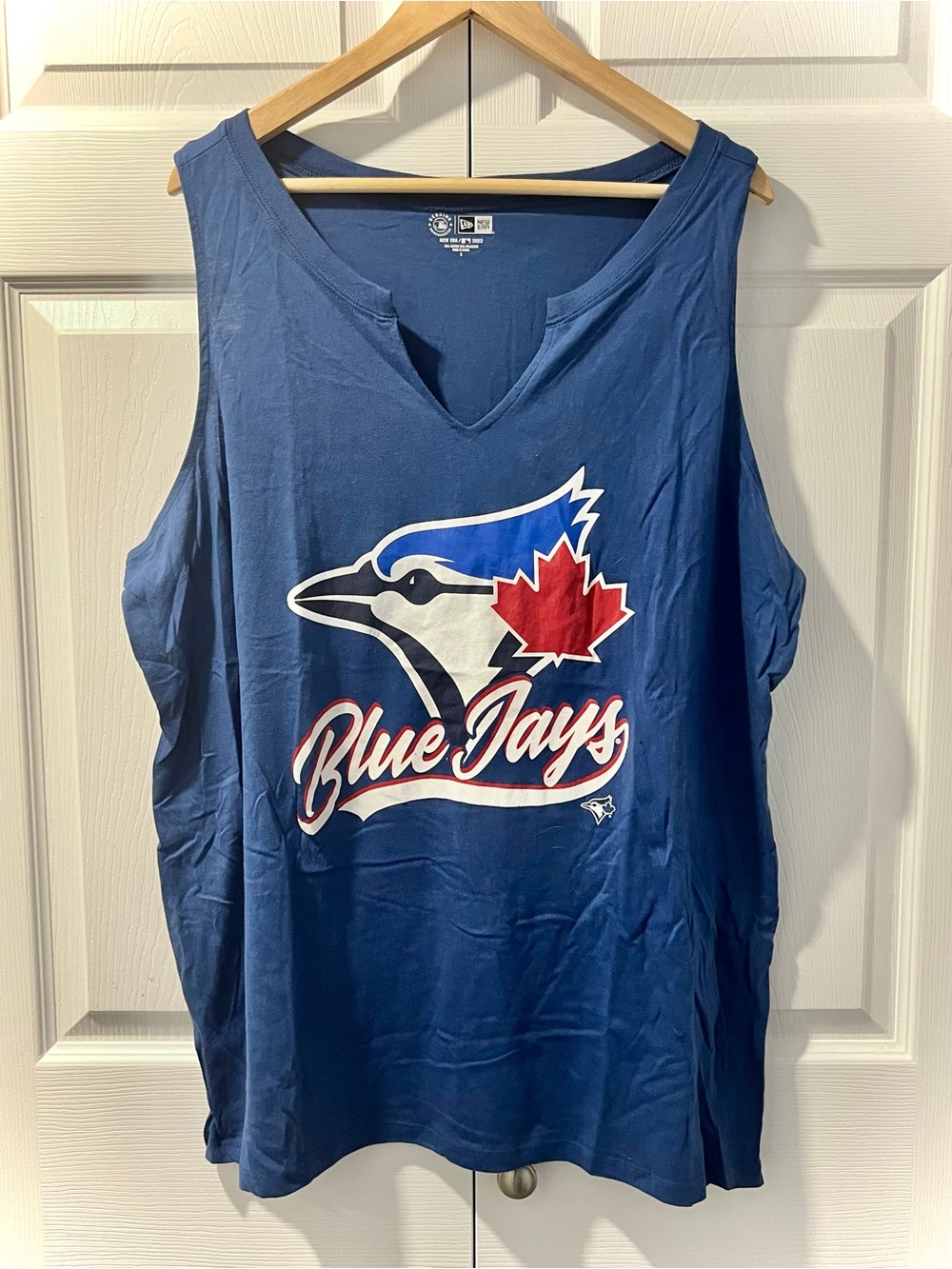 New Era Blue Jays V-Neck Tee. Sz 3X